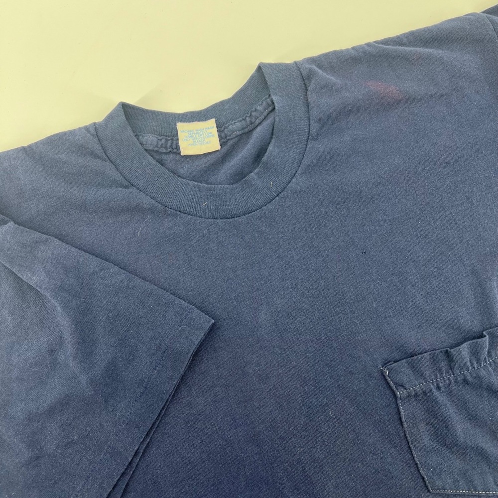 Vintage 50/50 Navy Blue Pocket T-Shirt Mens Large Made in USA Single Stitch Tee